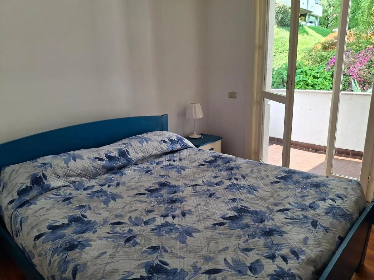 Rosen Garden Apartment Malgrate 0*,  İtalya